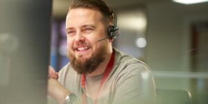 IT Service Desk vs IT Help Desk – A Thorough Comparison